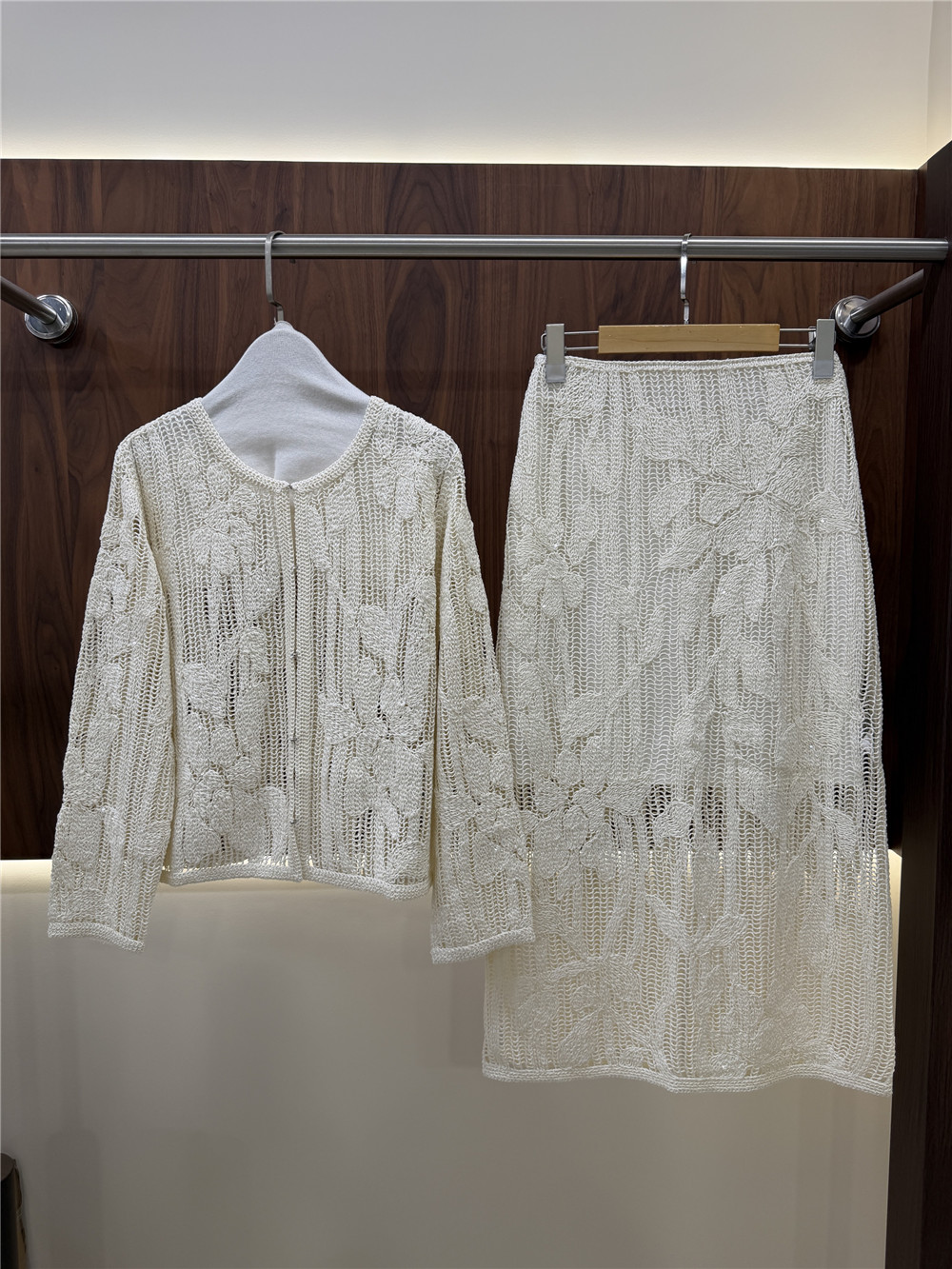 Embroidery Knit - Set in maglia traforata ricamata da