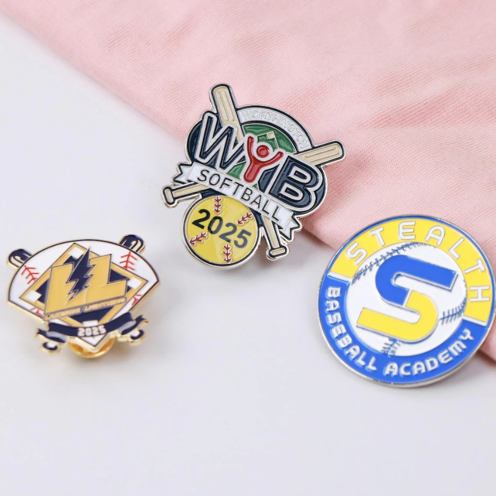 Spilla Personalizzata con Logo - Embroidery Illustration recensione e prezzo