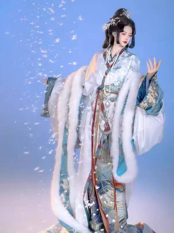 Nuovo Hanfu da Donna, Abito Zh - Embroidery Knit recensione e prezzo
