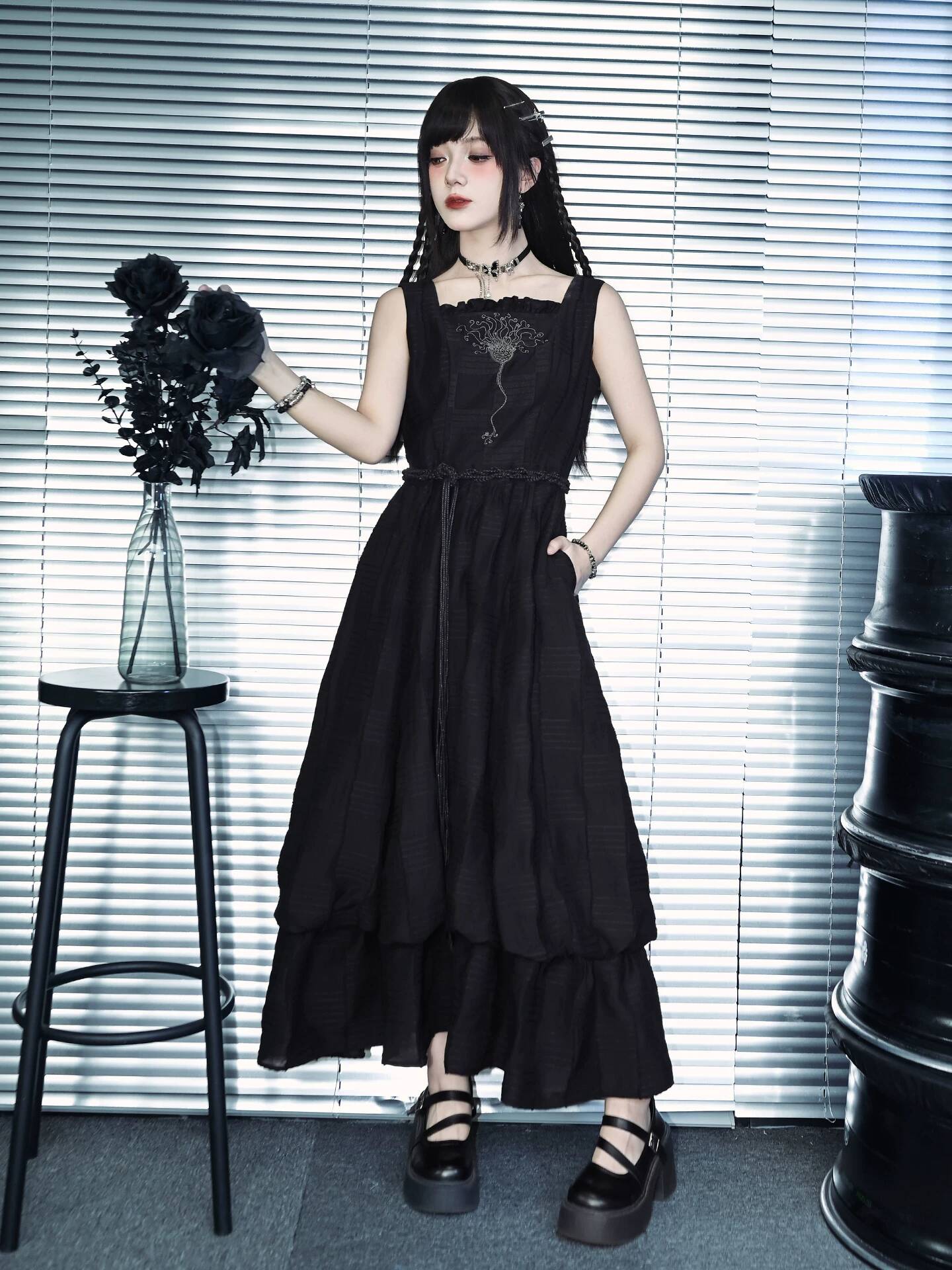 Nuovo Abito Nero a Doppio Stra - Embroidery Knit recensione e prezzo