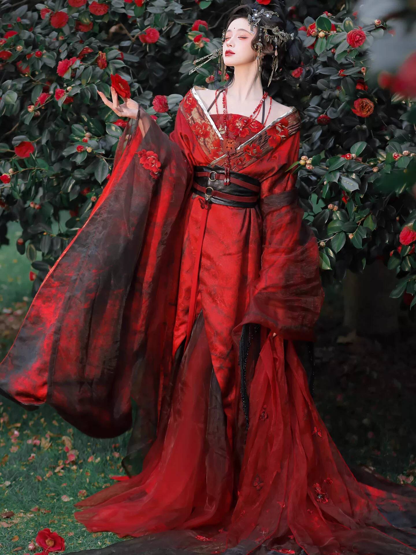 Nuovo Hanfu Rosso Datura da Do - Embroidery Knit recensione e prezzo