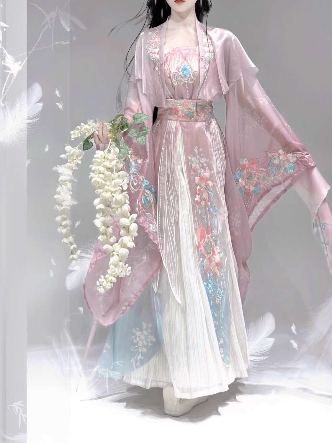 Nuovo Hanfu Wei Jinfeng Indust - Embroidery Knit recensione e prezzo